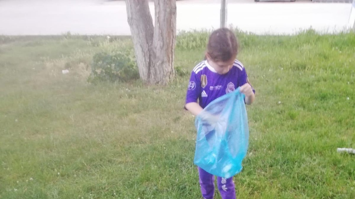 2 A sınıfı çöp toplama ve su tasarrufu mayıs ayı etkinliği
